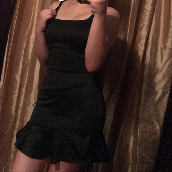 Black dress - Picture 3 of 3